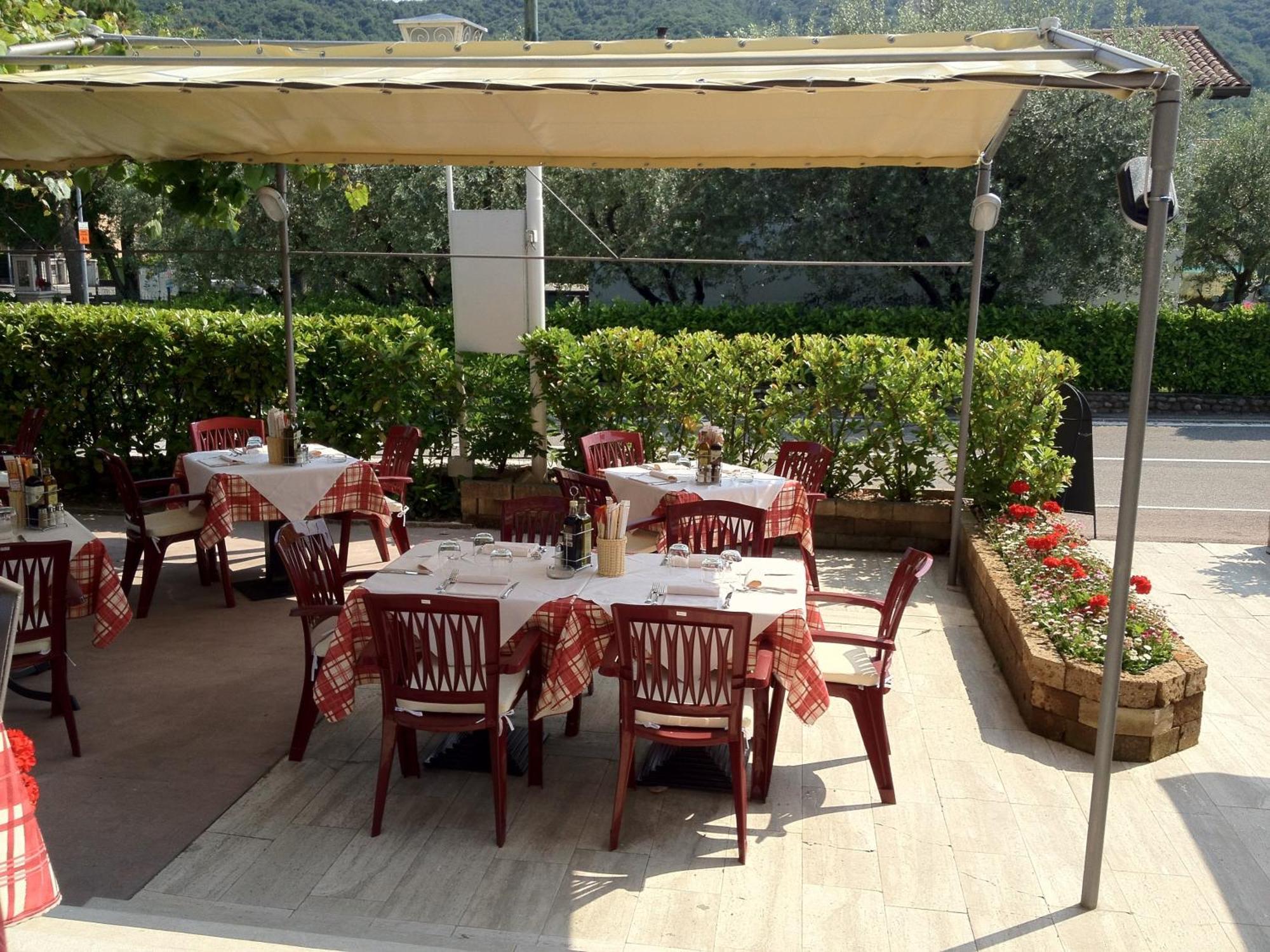 Hotel La Lanterna Garda  Zewnętrze zdjęcie