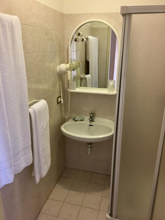 Hotel La Lanterna Garda  Zewnętrze zdjęcie