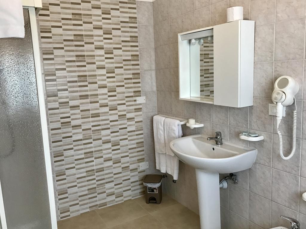 Hotel La Lanterna Garda  Zewnętrze zdjęcie