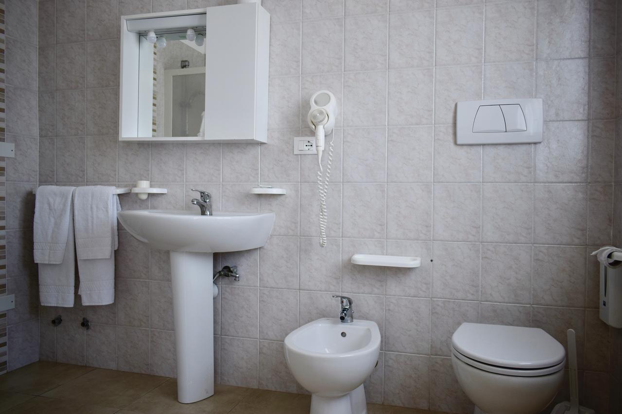 Hotel La Lanterna Garda  Zewnętrze zdjęcie
