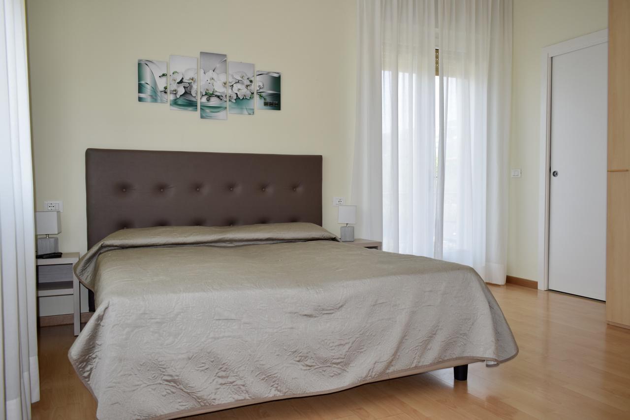 Hotel La Lanterna Garda  Zewnętrze zdjęcie