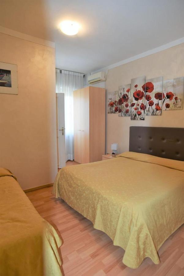 Hotel La Lanterna Garda  Zewnętrze zdjęcie