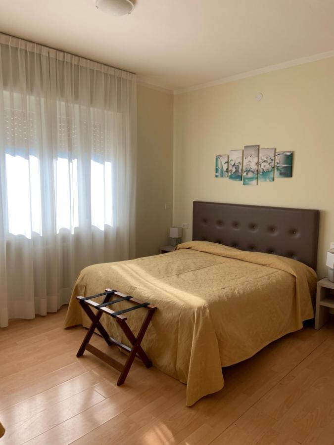 Hotel La Lanterna Garda  Zewnętrze zdjęcie