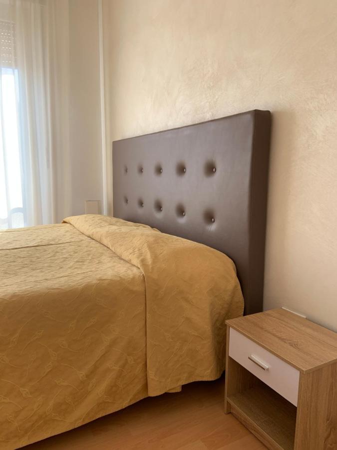 Hotel La Lanterna Garda  Zewnętrze zdjęcie