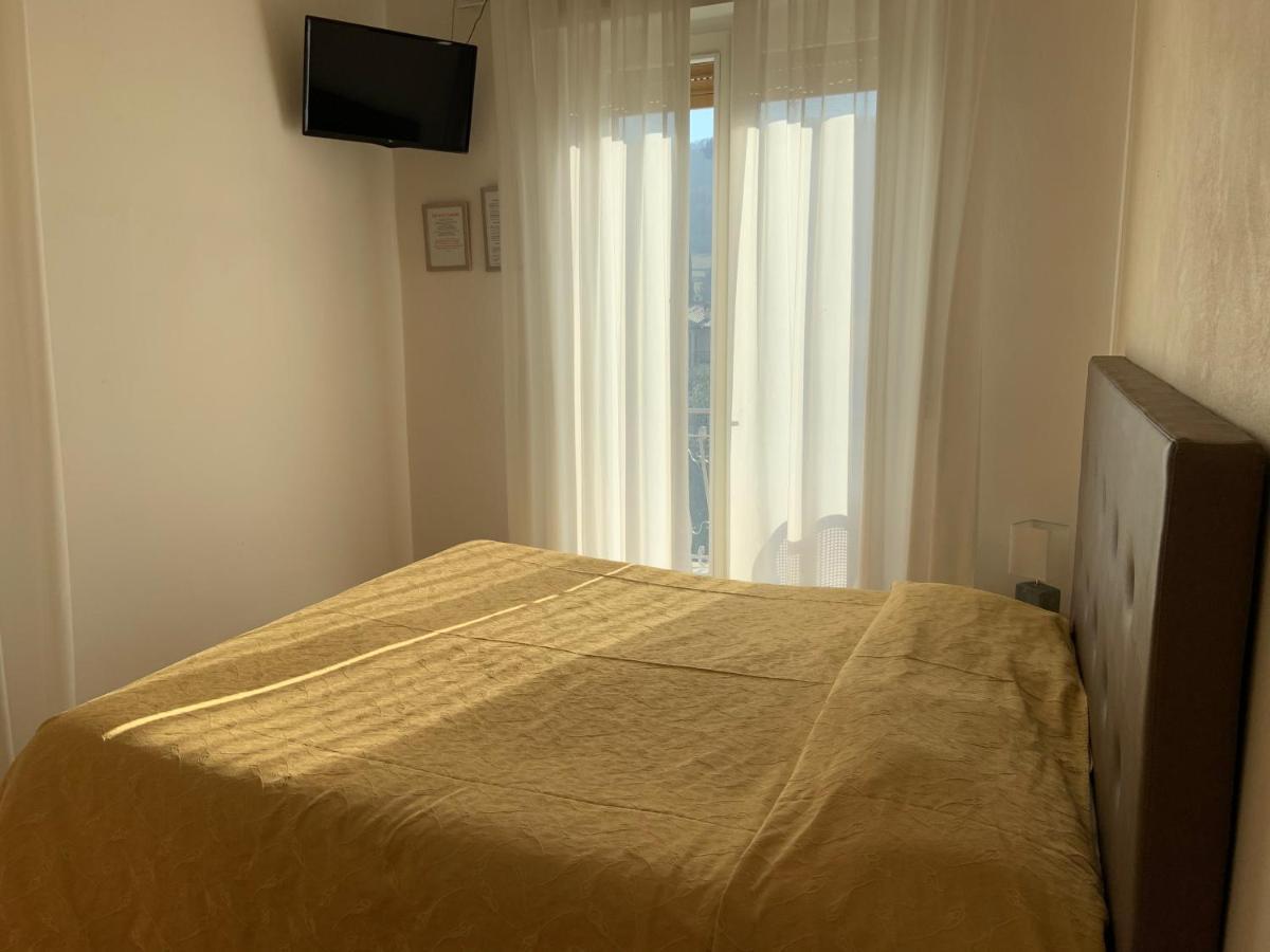 Hotel La Lanterna Garda  Zewnętrze zdjęcie